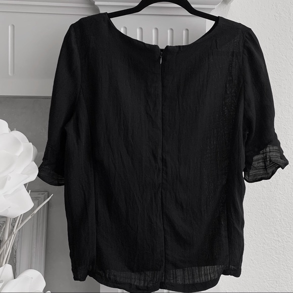 ESLEY BLACK TUNIC TOP BELL SLEEVE BACK ZIPPER CLOSURE - Picture 2 of 12